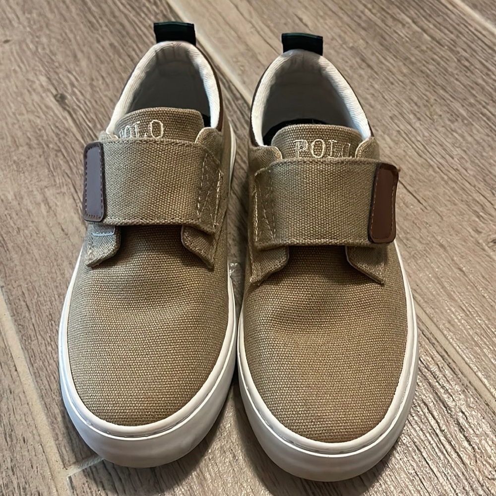 Perfect condition- hardly worn outside